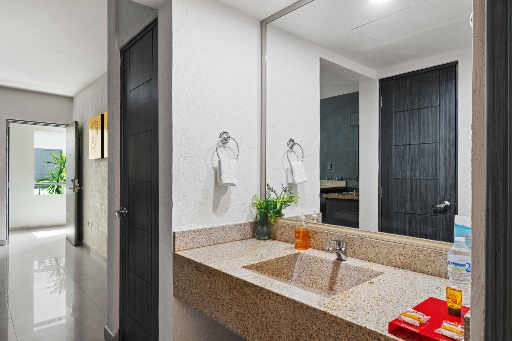 Homesuites Zaragoza Culiacan Exterior photo